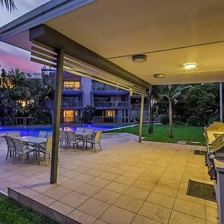 Top-Floor Beachside Apartment With Views Casuarina Exterior photo